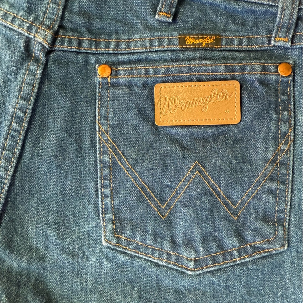 Wrangler Reworked Dark Stone Cut Off Jean Shorts High Rise Western Distressed - Picture 6 of 7